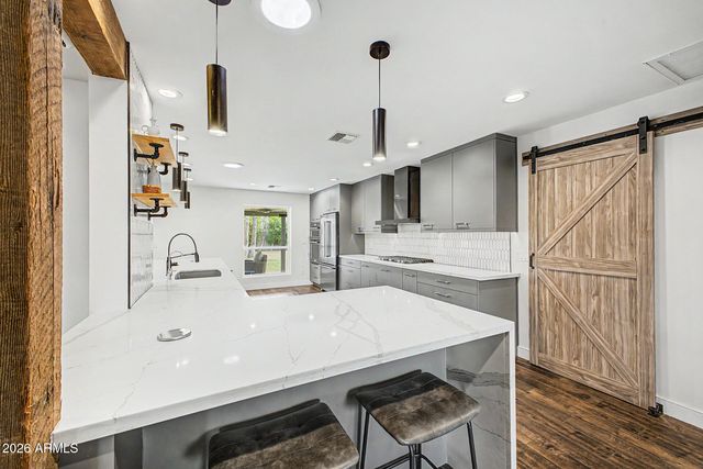 333 E Deepdale Road, Phoenix, AZ 85022