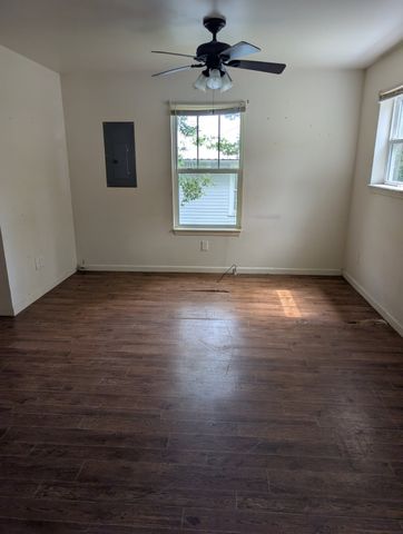 211 Central High Street, Dickson, TN 37055