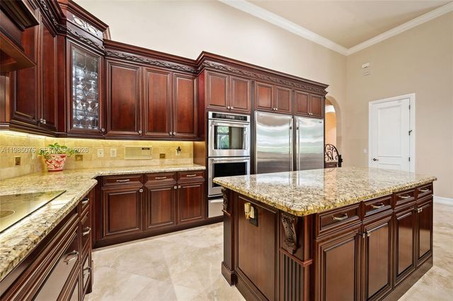 12821 Kapok Ln, Davie, FL 33330
