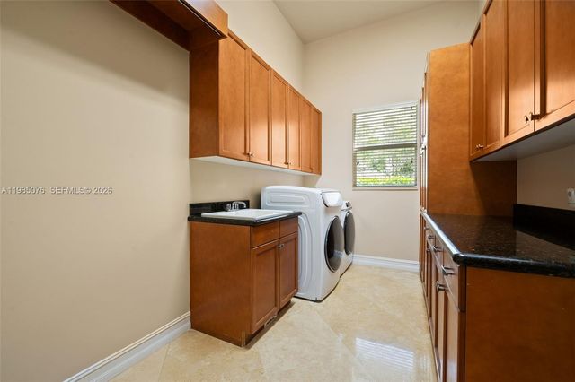 12821 Kapok Ln, Davie, FL 33330
