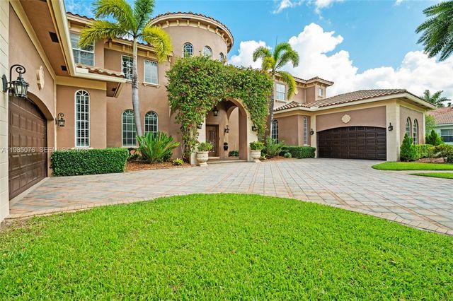 12821 Kapok Ln, Davie, FL 33330