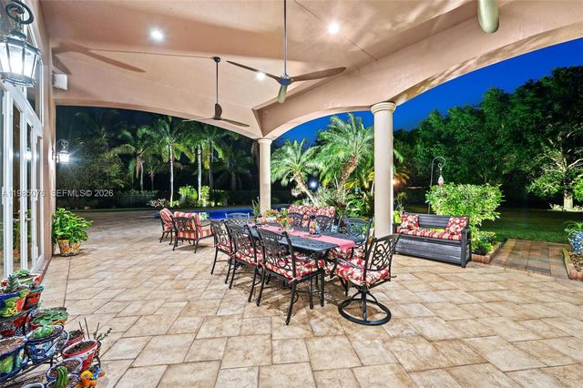 12821 Kapok Ln, Davie, FL 33330