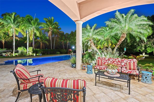 12821 Kapok Ln, Davie, FL 33330