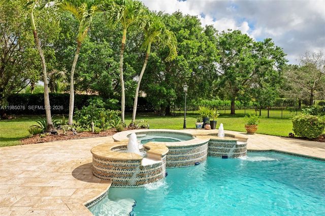 12821 Kapok Ln, Davie, FL 33330