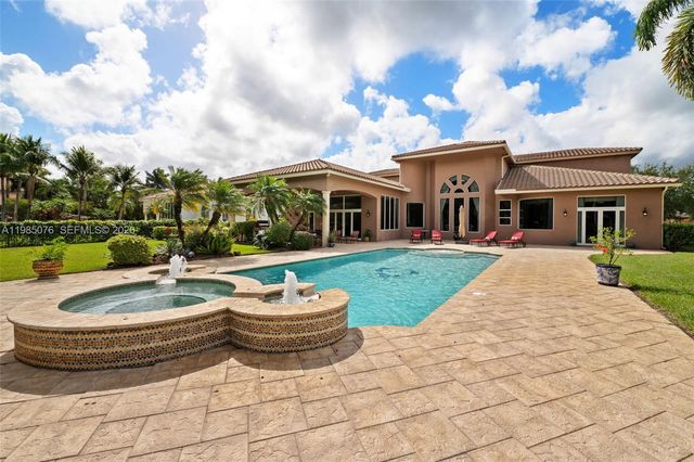 12821 Kapok Ln, Davie, FL 33330
