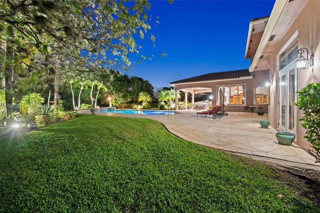 12821 Kapok Ln, Davie, FL 33330