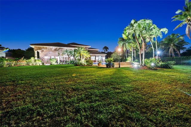 12821 Kapok Ln, Davie, FL 33330
