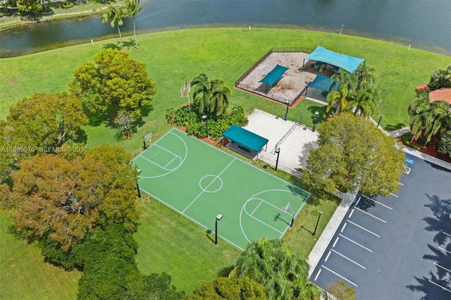 12821 Kapok Ln, Davie, FL 33330