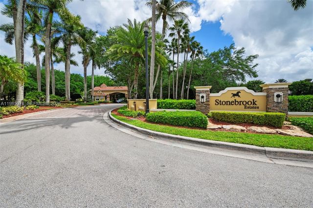 12821 Kapok Ln, Davie, FL 33330