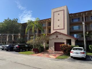 950 SW 138th Ave 111B, Pembroke Pines, FL 33027