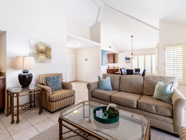 43710 Avenida Alicante, Palm Desert, CA 92211