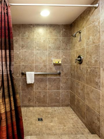 43710 Avenida Alicante, Palm Desert, CA 92211