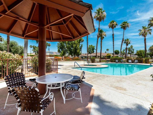 43710 Avenida Alicante, Palm Desert, CA 92211