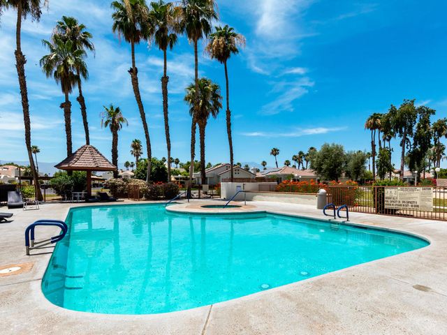 43710 Avenida Alicante, Palm Desert, CA 92211