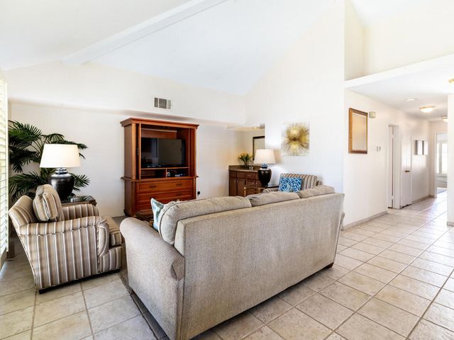 43710 Avenida Alicante, Palm Desert, CA 92211
