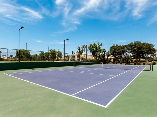 43710 Avenida Alicante, Palm Desert, CA 92211