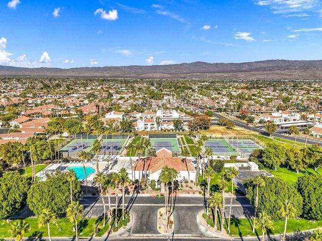 43710 Avenida Alicante, Palm Desert, CA 92211