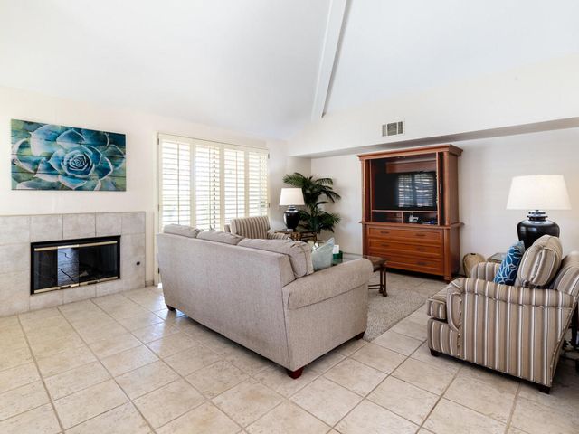 43710 Avenida Alicante, Palm Desert, CA 92211