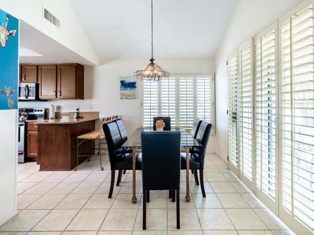 43710 Avenida Alicante, Palm Desert, CA 92211
