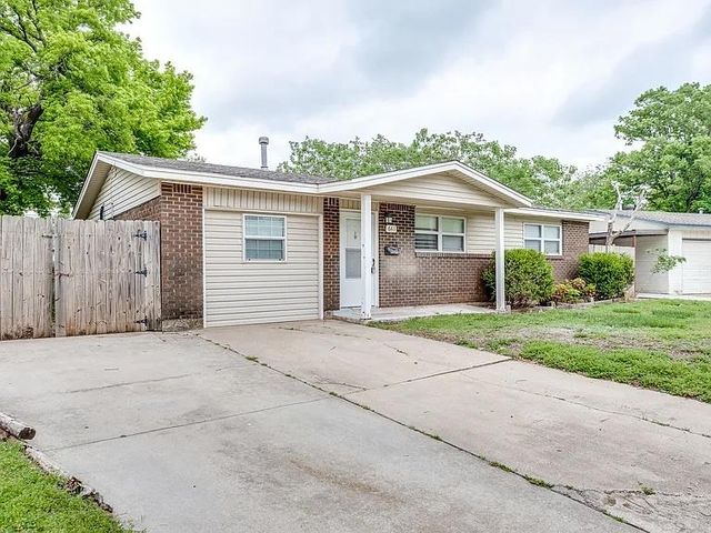 641 SW 15th Street, Moore, OK 73160