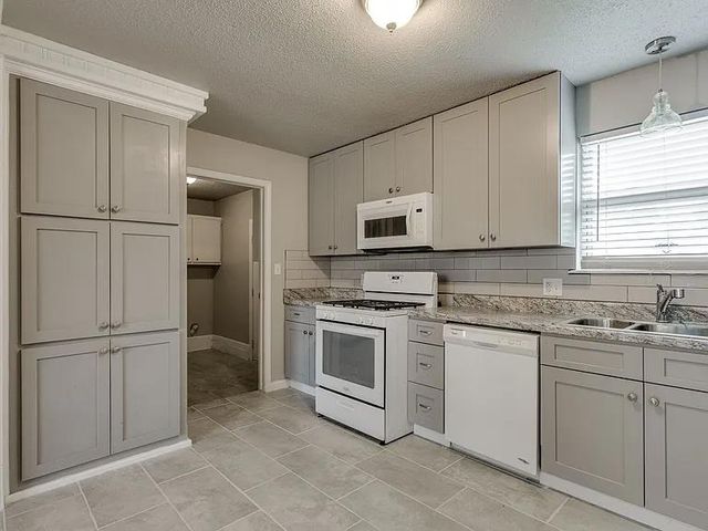 641 SW 15th Street, Moore, OK 73160
