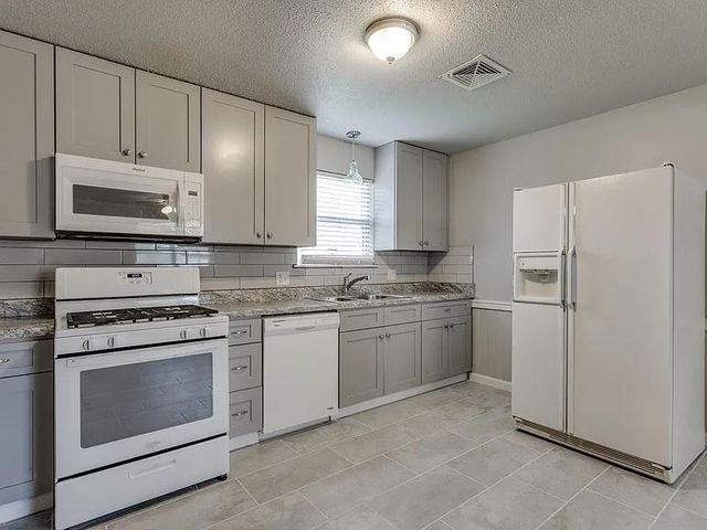 641 SW 15th Street, Moore, OK 73160