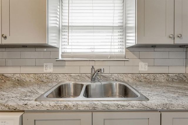 641 SW 15th Street, Moore, OK 73160