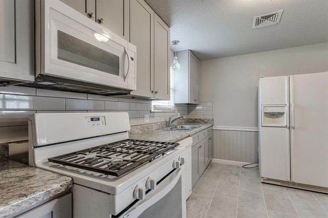 641 SW 15th Street, Moore, OK 73160
