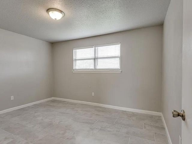 641 SW 15th Street, Moore, OK 73160