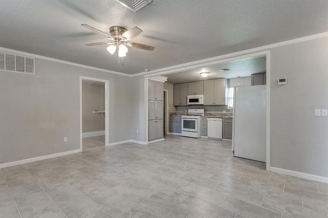 641 SW 15th Street, Moore, OK 73160