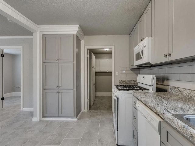 641 SW 15th Street, Moore, OK 73160