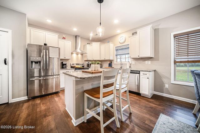 501 N Canterbury Glen Dr, Mt Washington, KY 40047