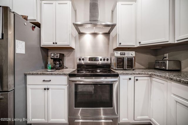 501 N Canterbury Glen Dr, Mt Washington, KY 40047