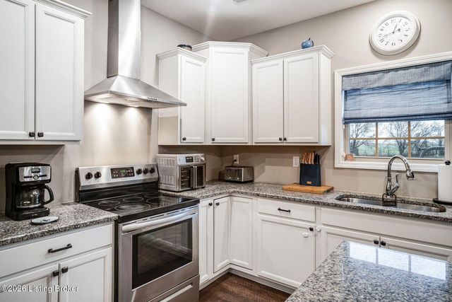 501 N Canterbury Glen Dr, Mt Washington, KY 40047