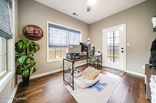 501 N Canterbury Glen Dr, Mt Washington, KY 40047