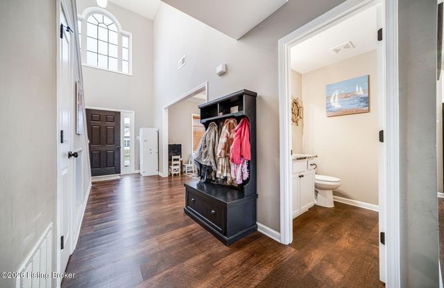 501 N Canterbury Glen Dr, Mt Washington, KY 40047