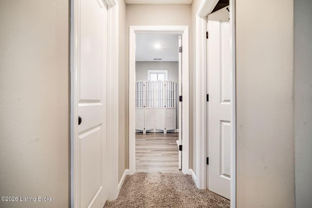 501 N Canterbury Glen Dr, Mt Washington, KY 40047