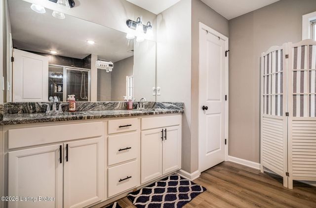 501 N Canterbury Glen Dr, Mt Washington, KY 40047