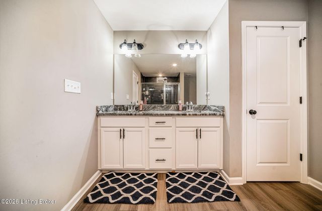 501 N Canterbury Glen Dr, Mt Washington, KY 40047