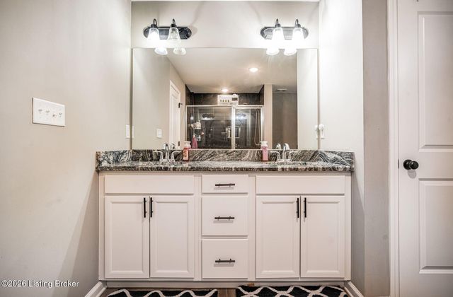 501 N Canterbury Glen Dr, Mt Washington, KY 40047