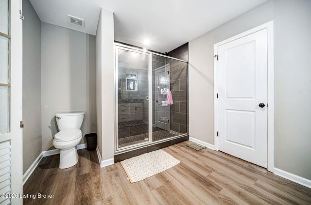 501 N Canterbury Glen Dr, Mt Washington, KY 40047