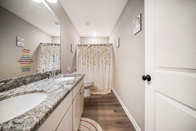 501 N Canterbury Glen Dr, Mt Washington, KY 40047