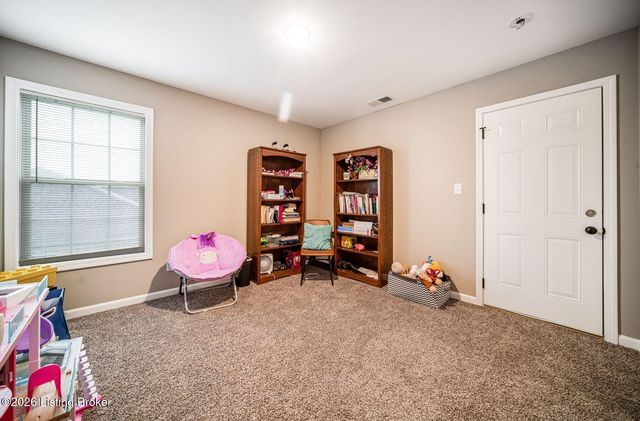 501 N Canterbury Glen Dr, Mt Washington, KY 40047