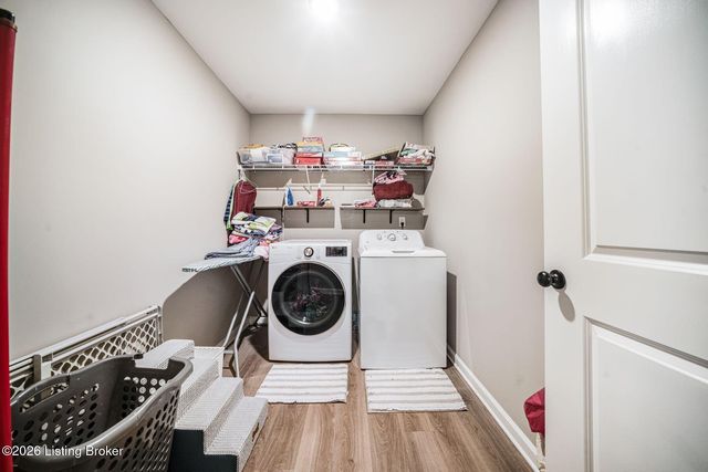 501 N Canterbury Glen Dr, Mt Washington, KY 40047