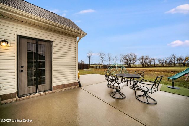 501 N Canterbury Glen Dr, Mt Washington, KY 40047