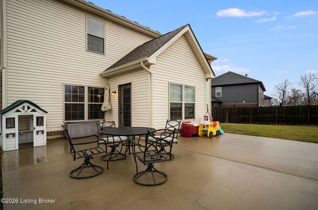 501 N Canterbury Glen Dr, Mt Washington, KY 40047