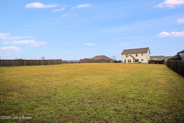 501 N Canterbury Glen Dr, Mt Washington, KY 40047