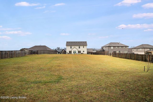 501 N Canterbury Glen Dr, Mt Washington, KY 40047