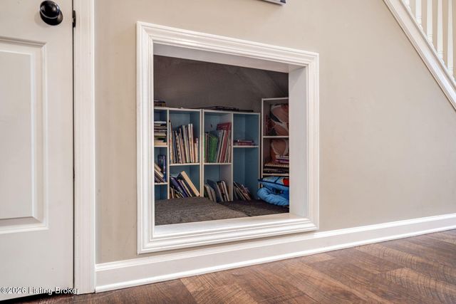 501 N Canterbury Glen Dr, Mt Washington, KY 40047