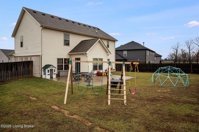 501 N Canterbury Glen Dr, Mt Washington, KY 40047